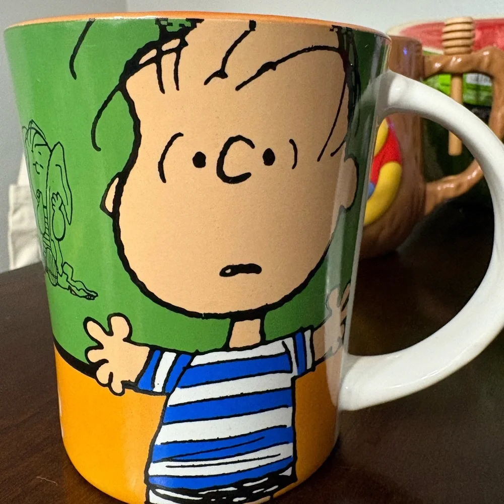 Green and Orange Linus Character Mug - Picture 4 of 6